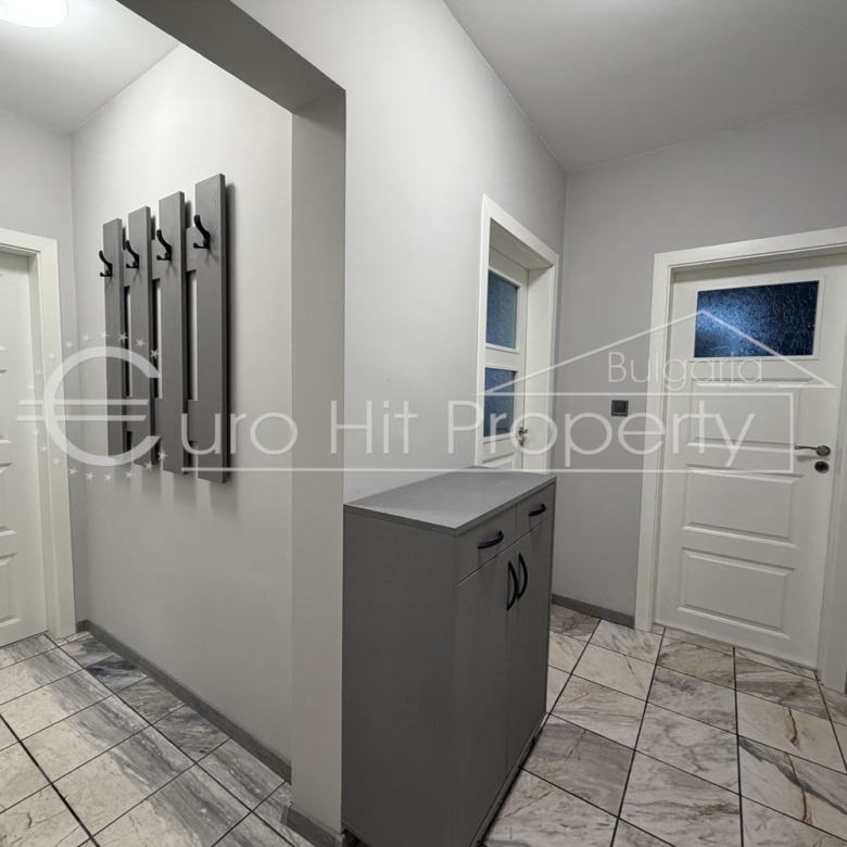 Просторен двустаен апартамент след основен ремонт до БСУ и ""Александровска" - 0