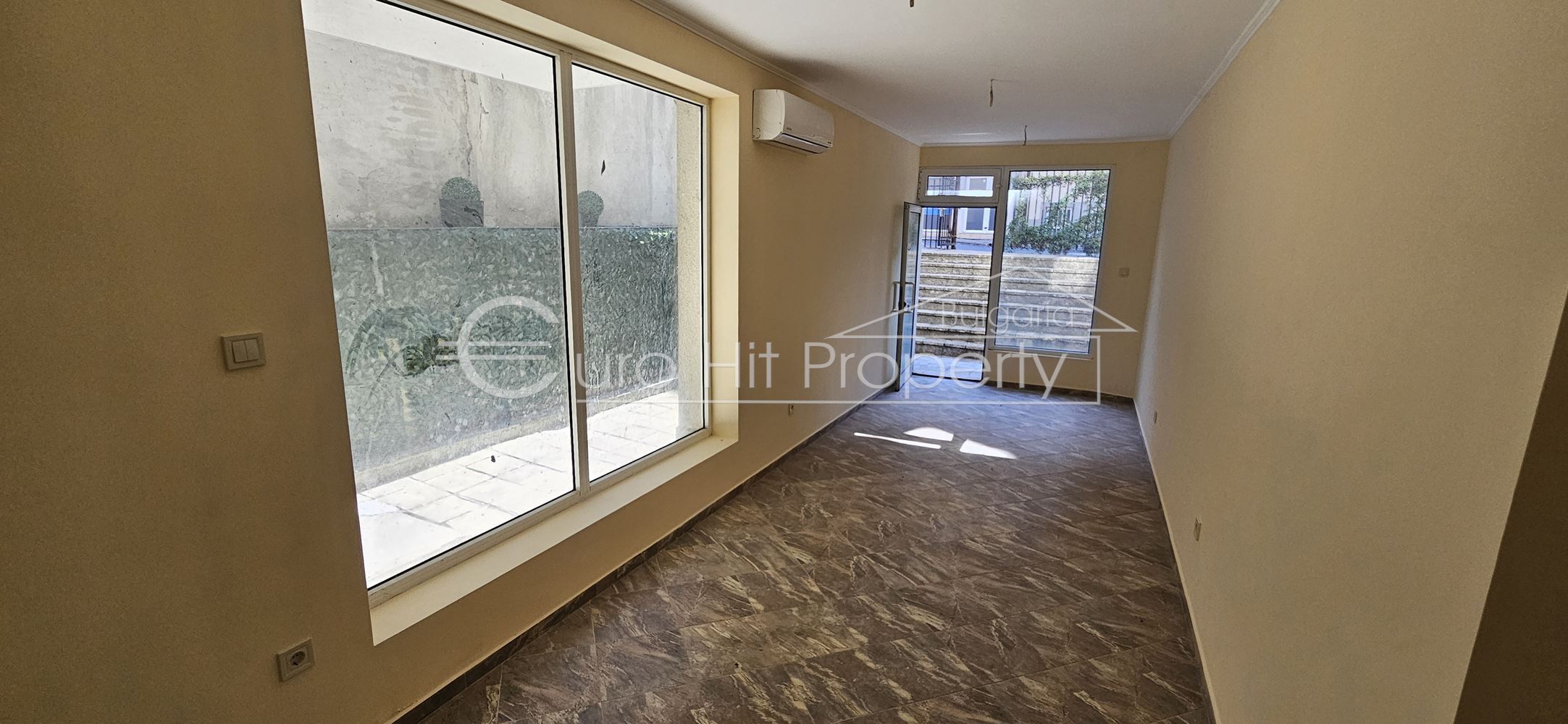 Ground floor office in a residential building near the sea garden - for rent - long-term-0 Партерен офис в жилищна сграда до морската градина - под наем - дългосрочно - 0