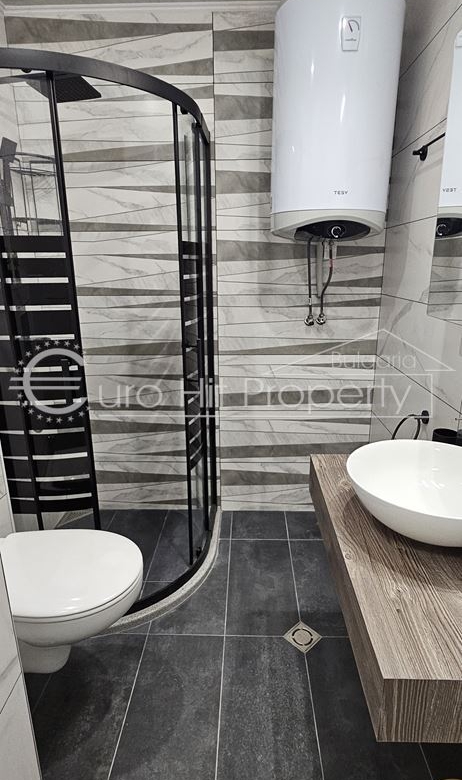 Просторен двустаен апартамент след основен ремонт до БСУ и ""Александровска" - 0