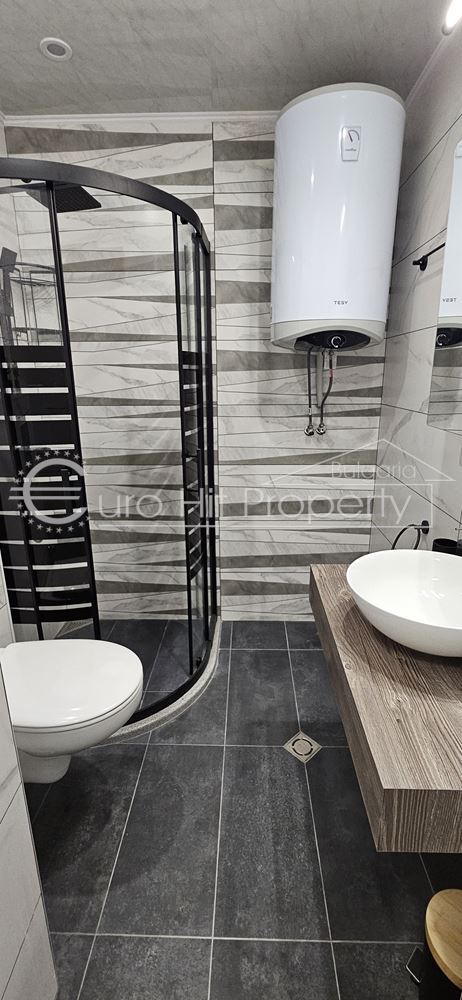 Просторен двустаен апартамент след основен ремонт до БСУ и “”Александровска”-0 Просторен двустаен апартамент след основен ремонт до БСУ и ""Александровска" - 0