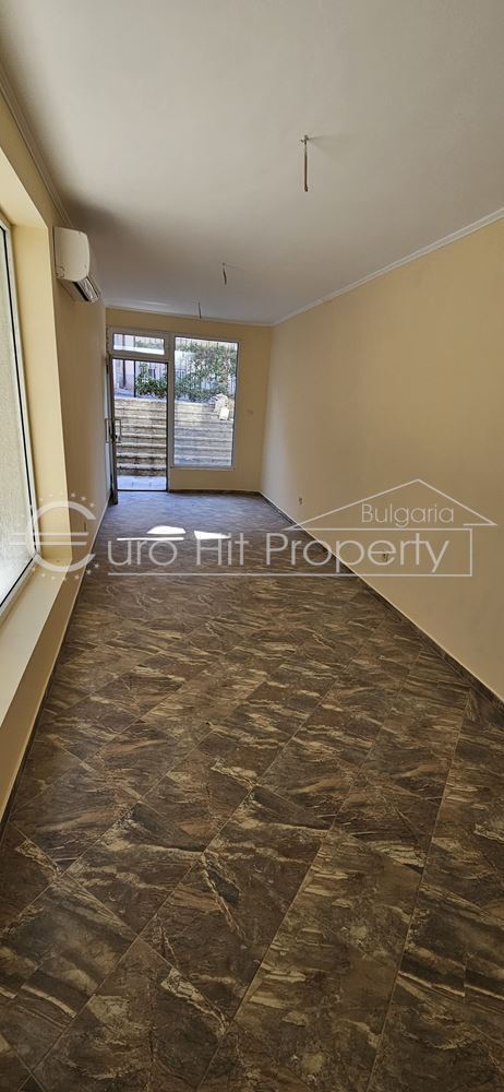 Ground floor office in a residential building near the sea garden - for rent - long-term-0 Партерен офис в жилищна сграда до морската градина - под наем - дългосрочно - 0