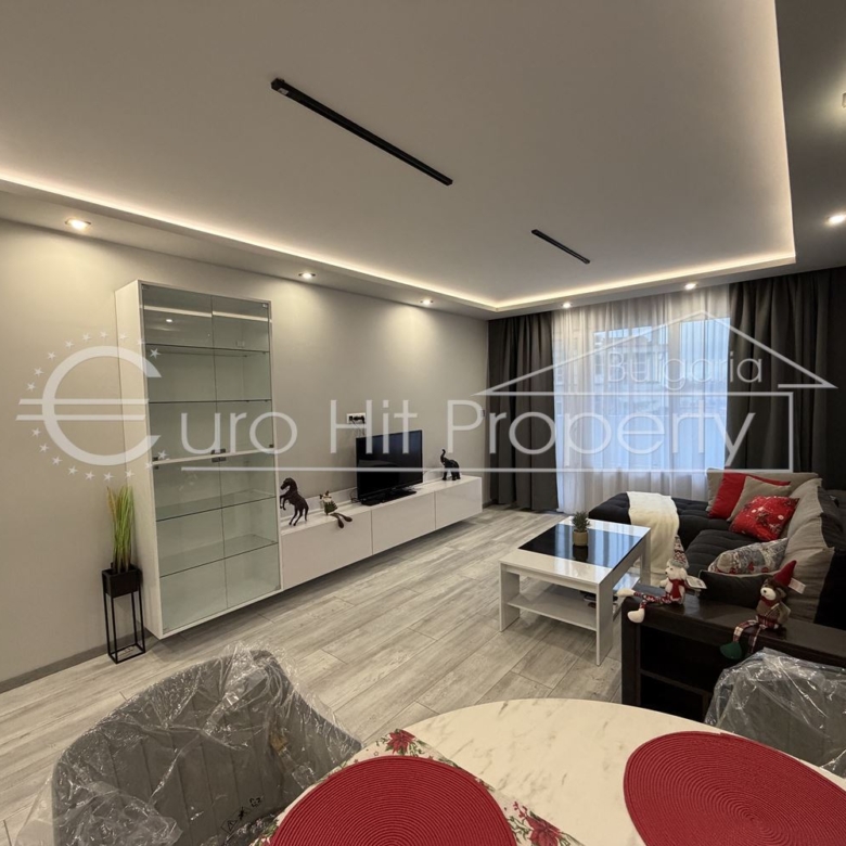 Просторен двустаен апартамент след основен ремонт до БСУ и ""Александровска" - 0