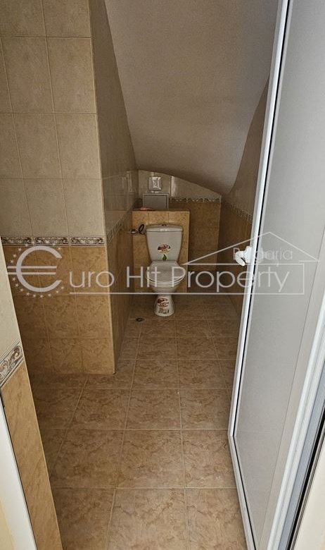 Партерен офис в жилищна сграда до морската градина - под наем - дългосрочно - 0