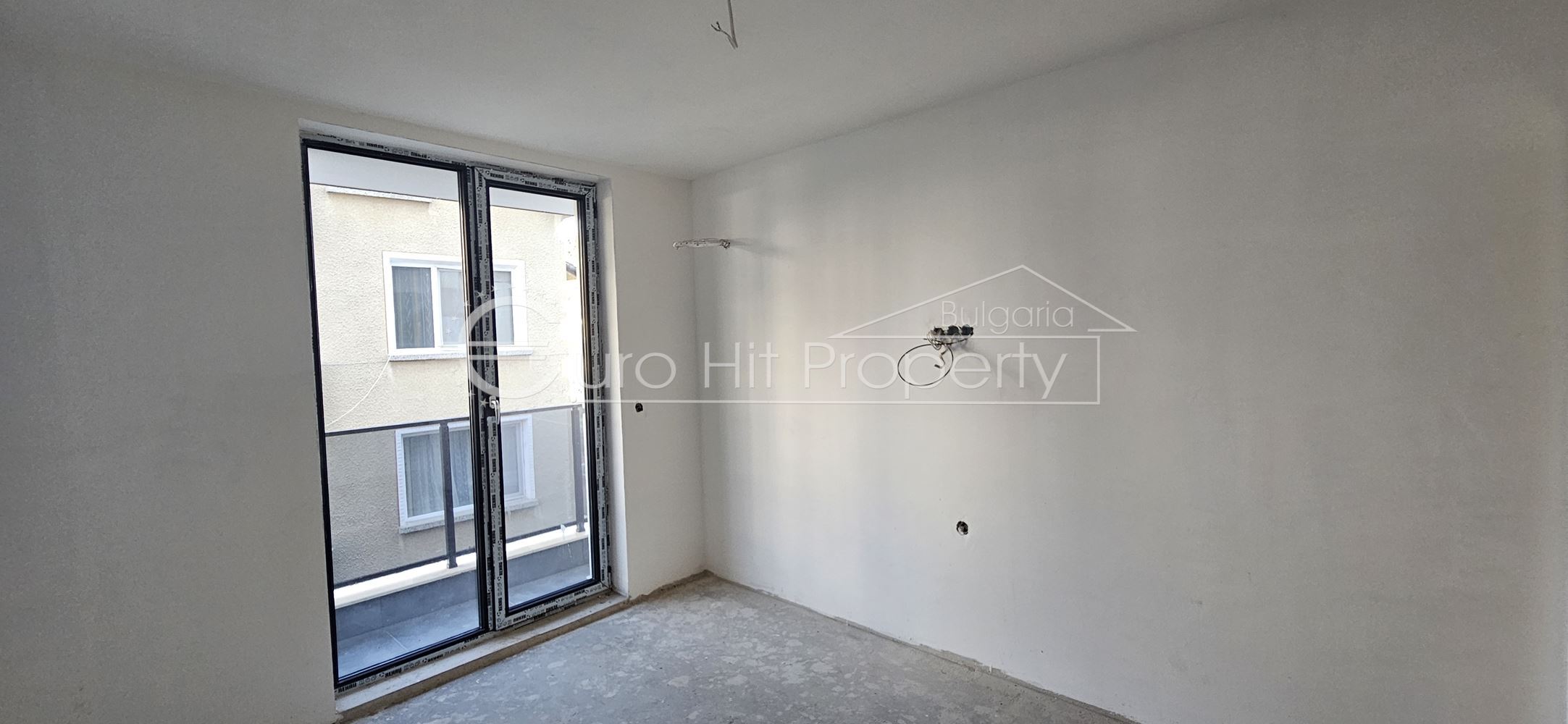 Двустаен апартамент в нова жилищна сграда в кв. Сарафово - 0