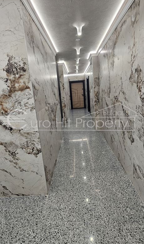 Двустаен апартамент в нова жилищна сграда в кв. Сарафово - 0