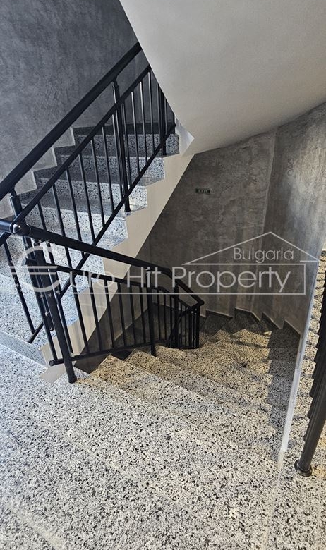 Двустаен апартамент в нова жилищна сграда в кв. Сарафово - 0