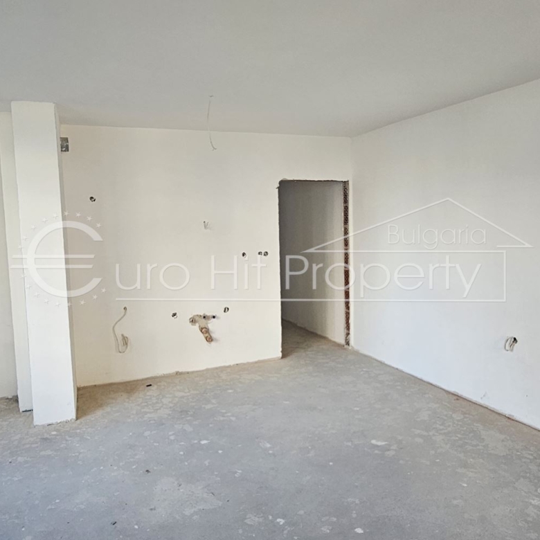 Двустаен апартамент в нова жилищна сграда в кв. Сарафово - 0