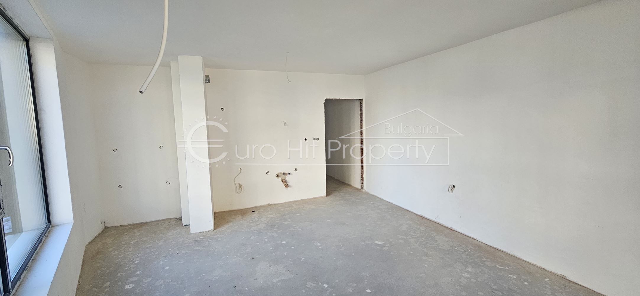 Двустаен апартамент в нова жилищна сграда в кв. Сарафово - 0