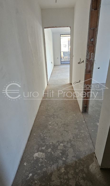 Двустаен апартамент в нова жилищна сграда в кв. Сарафово - 0