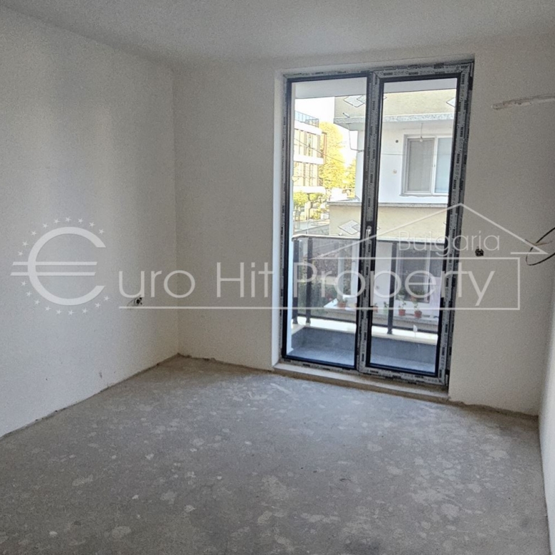 Двустаен апартамент в нова жилищна сграда в кв. Сарафово - 0