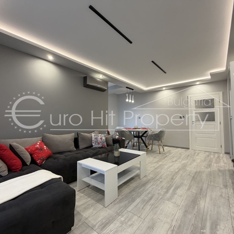 Просторен двустаен апартамент след основен ремонт до БСУ и ""Александровска" - 0