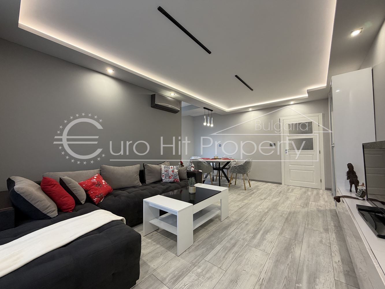 Просторен двустаен апартамент след основен ремонт до БСУ и “”Александровска”-0 Просторен двустаен апартамент след основен ремонт до БСУ и ""Александровска" - 0