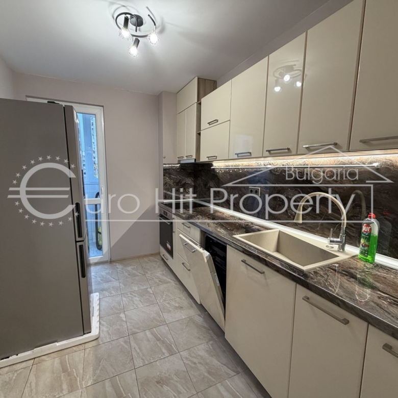 Просторен двустаен апартамент след основен ремонт до БСУ и ""Александровска" - 0