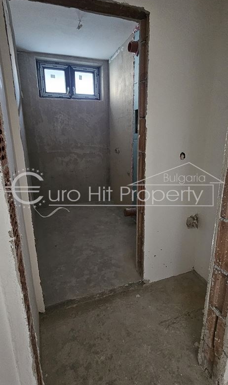 Двустаен апартамент в нова жилищна сграда в кв. Сарафово - 0