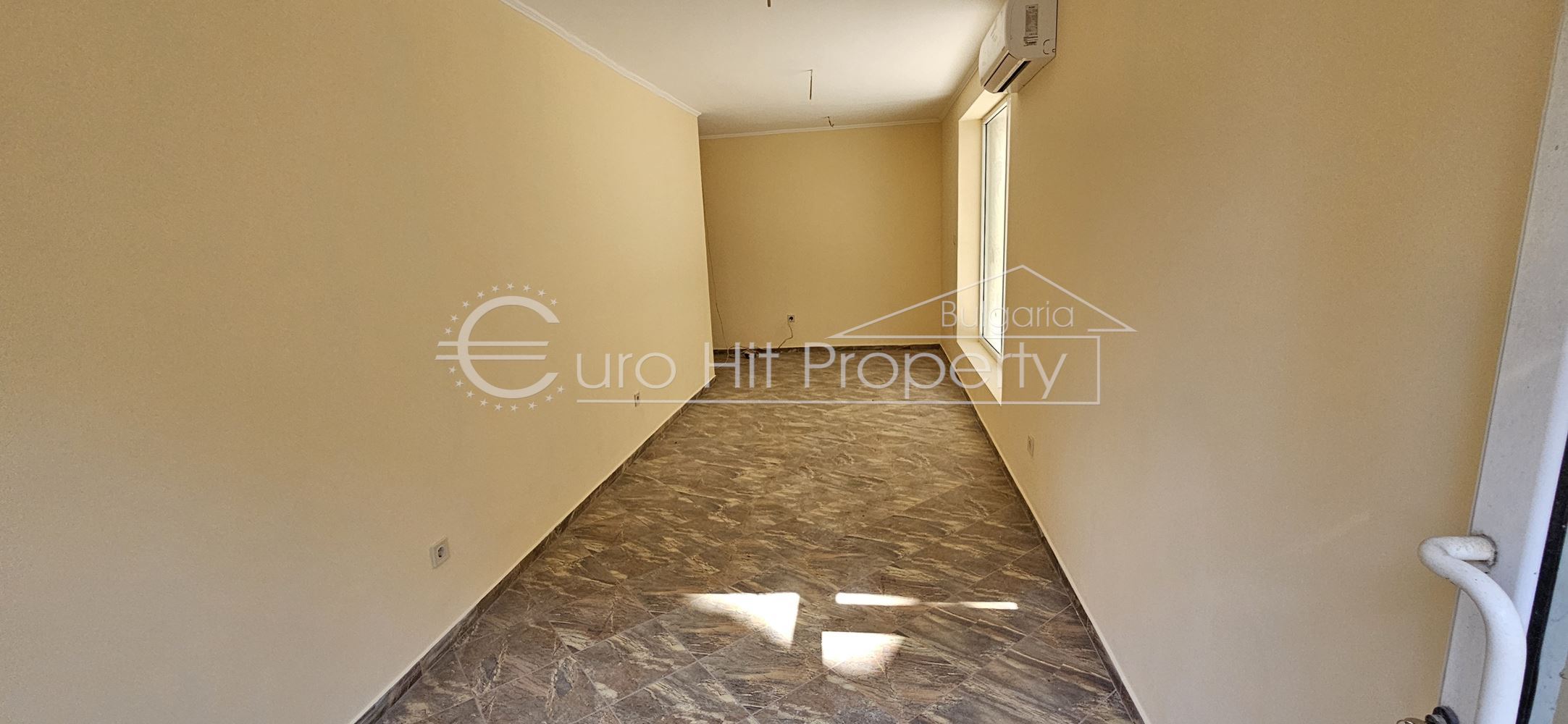Ground floor office in a residential building near the sea garden - for rent - long-term-0 Партерен офис в жилищна сграда до морската градина - под наем - дългосрочно - 0