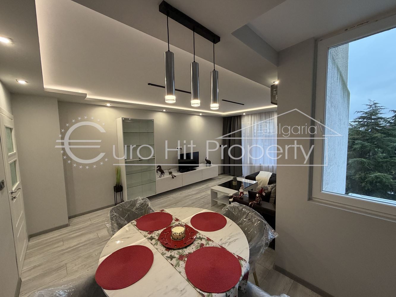 Просторен двустаен апартамент след основен ремонт до БСУ и “”Александровска”-0 Просторен двустаен апартамент след основен ремонт до БСУ и ""Александровска" - 0