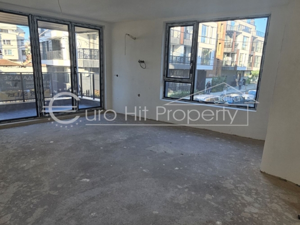 Двустаен апартамент в нова жилищна сграда в кв. Сарафово - 0