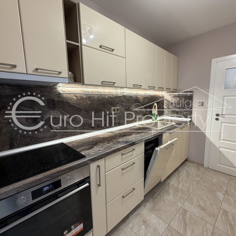 Просторен двустаен апартамент след основен ремонт до БСУ и ""Александровска" - 0