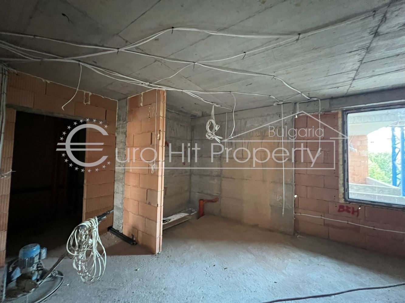 Едностаен апартамент в новострояща се жилищна сграда - акт 16 - март 2026г. - 0