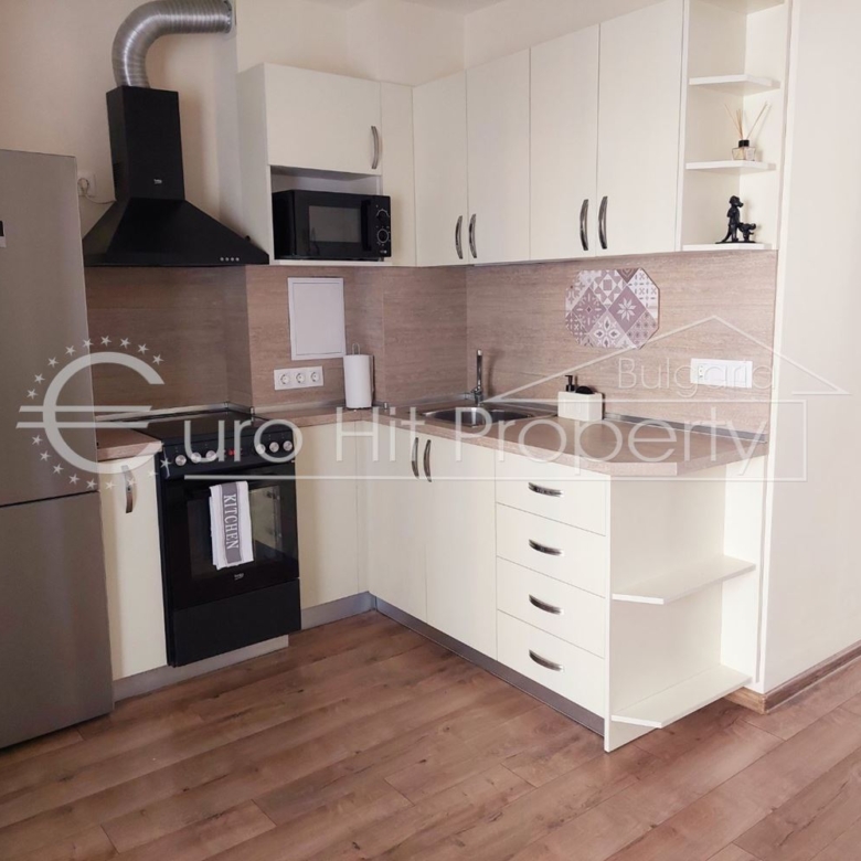 Двустаен обзаведен апартамент в кв. Сарафово