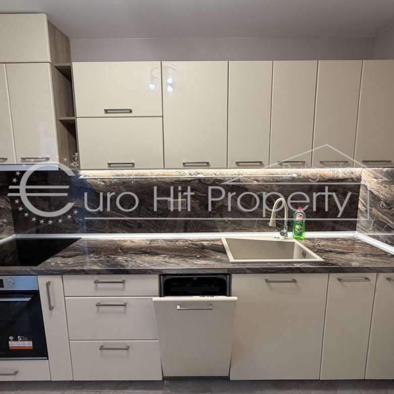 Просторен двустаен апартамент след основен ремонт до БСУ и ""Александровска" - 0