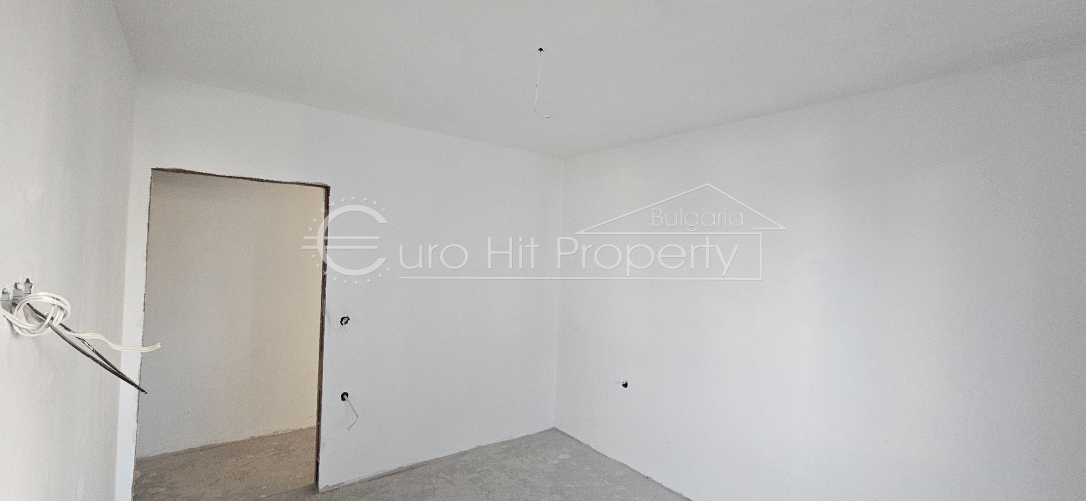 Двустаен апартамент в нова жилищна сграда в кв. Сарафово - 0