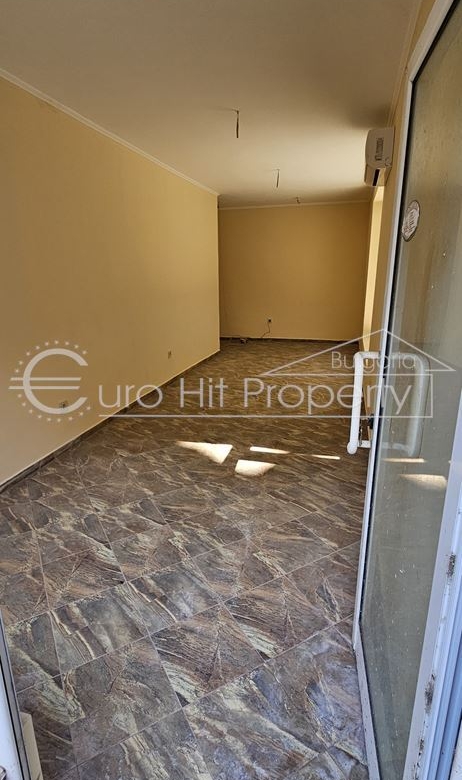 Партерен офис в жилищна сграда до морската градина - под наем - дългосрочно - 0