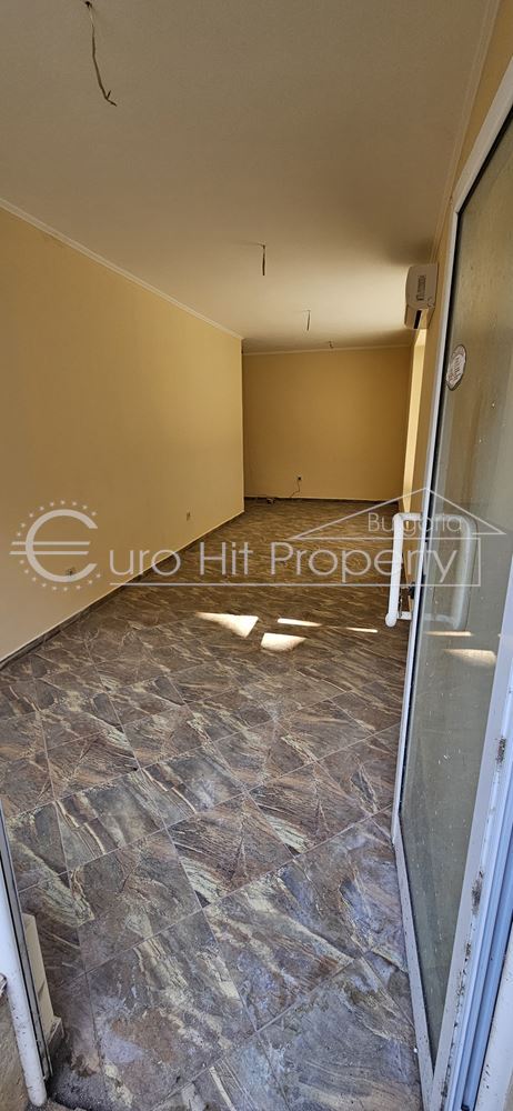 Ground floor office in a residential building near the sea garden - for rent - long-term-0 Партерен офис в жилищна сграда до морската градина - под наем - дългосрочно - 0