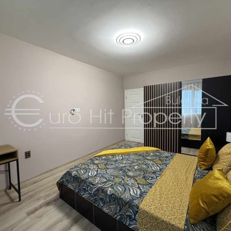 Просторен двустаен апартамент след основен ремонт до БСУ и ""Александровска" - 0