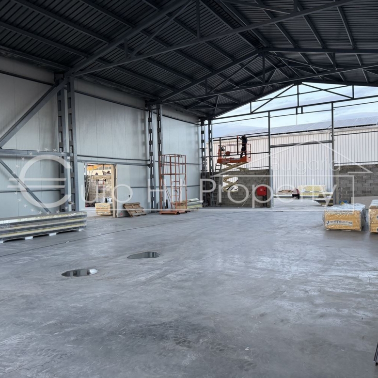 Склад под наем 350кв.м. в складова база - Южна промишлена зона - 0