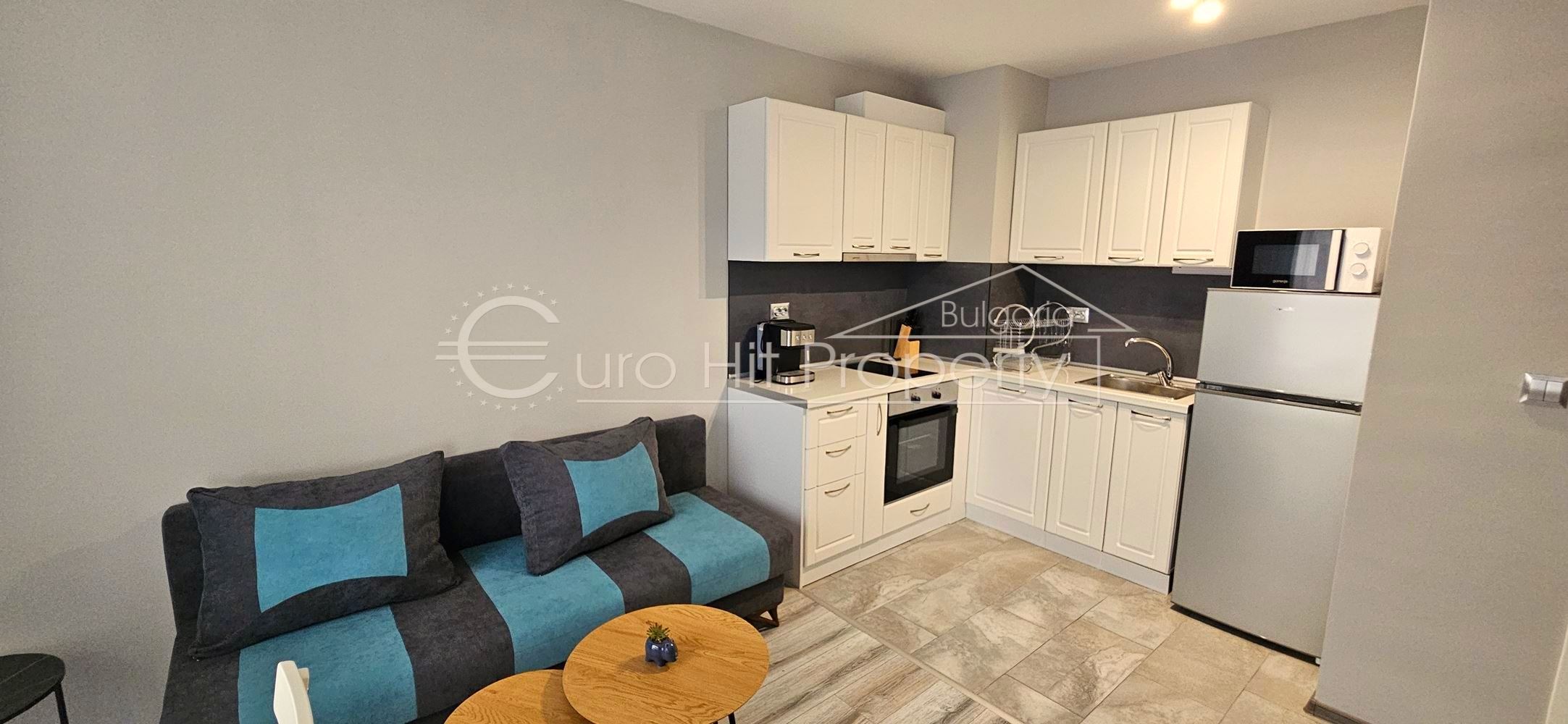 Двустаен напълно обзаведен апартамент в самия център на кв. Сарафово - нова сграда - 0