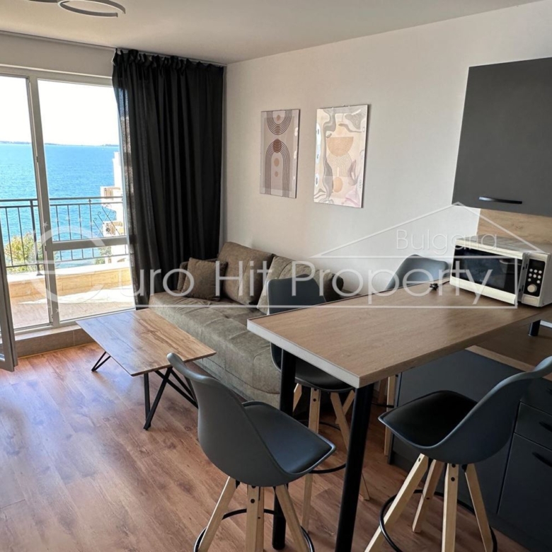 Двустаен апартамент с фронтална гледка море - в гр. Свети Влас - 0