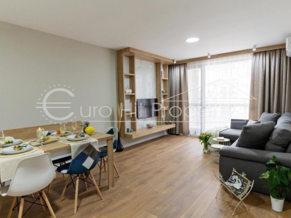 Двустаен напълно обзаведен апартамент в луксозен комплекс на първа линия в кв. Сарафово - 0