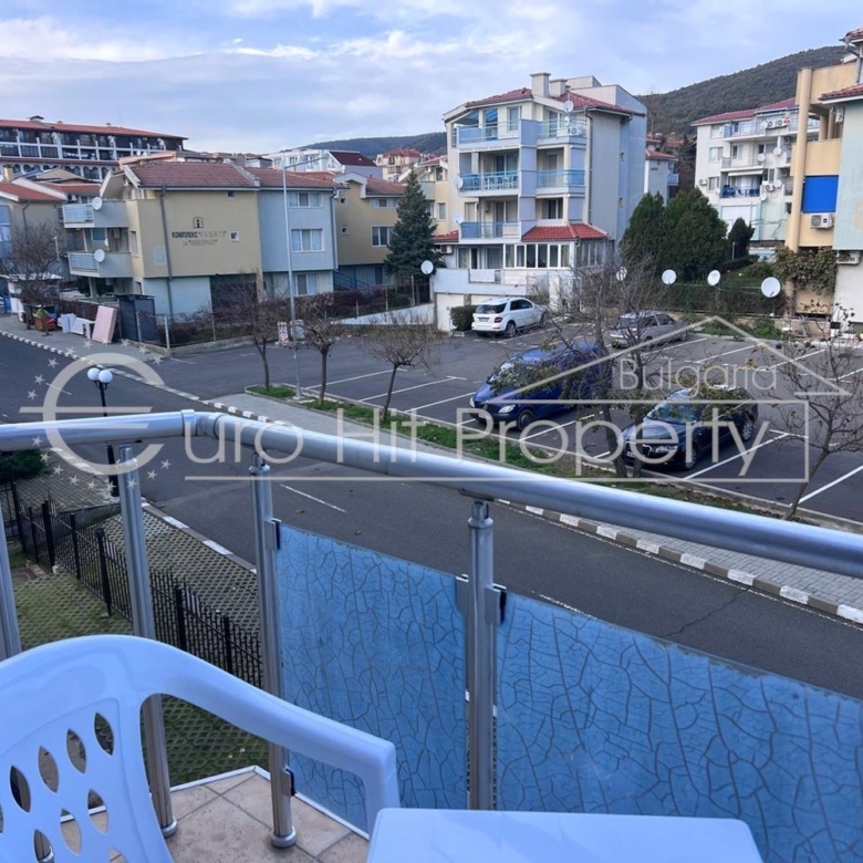 Двустаен обзаведен апартамент в комплекс с басейн в Свети Влас - 0