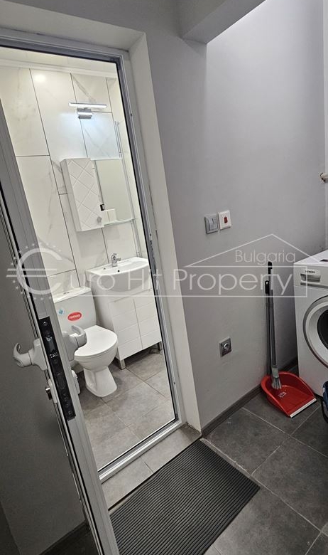 Двустаен напълно обзаведен апартамент в самия център на кв. Сарафово - нова сграда - 0