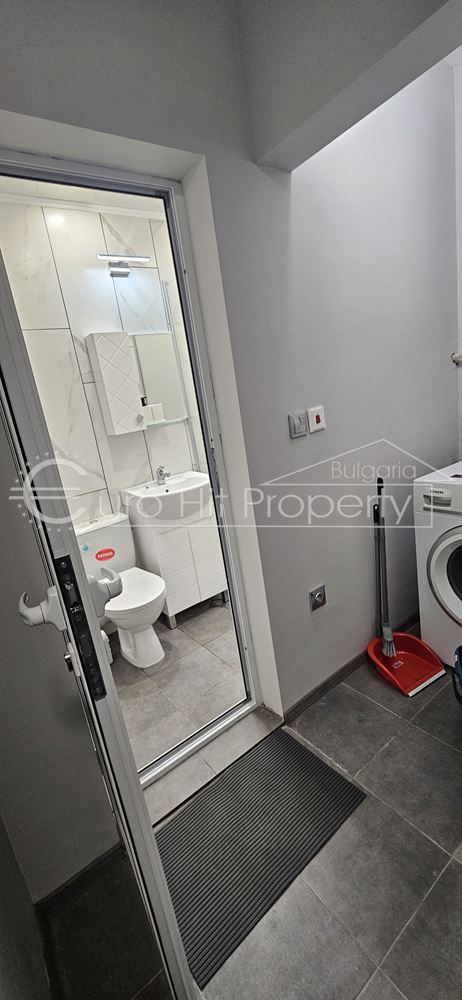 Двустаен напълно обзаведен апартамент в самия център на кв. Сарафово - нова сграда - 0