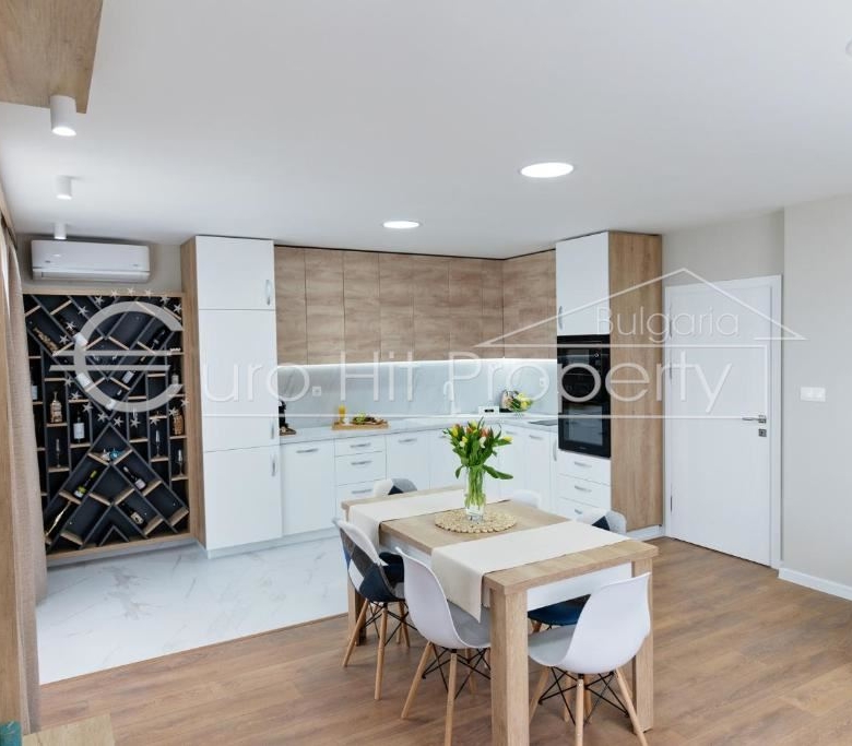 Тристаен апартамент с фронтална гледка море в луксозен комплекс на първа линия в Сарафово - 0