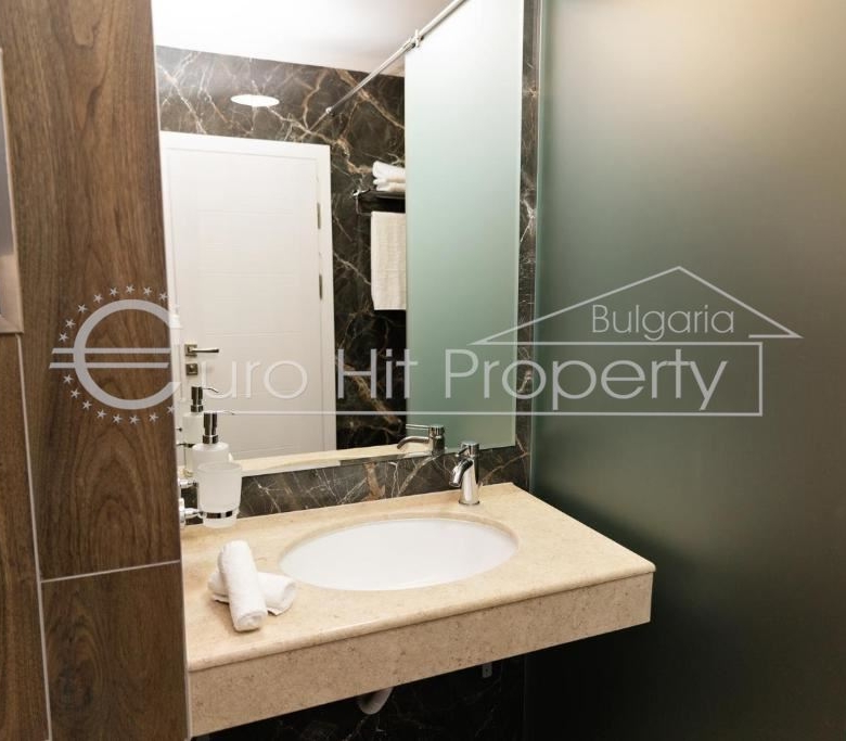 Тристаен апартамент с фронтална гледка море в луксозен комплекс на първа линия в Сарафово - 0