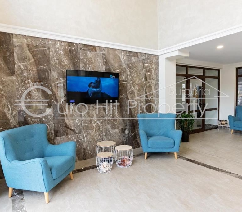 Двустаен напълно обзаведен апартамент в луксозен комплекс на първа линия в кв. Сарафово - 0