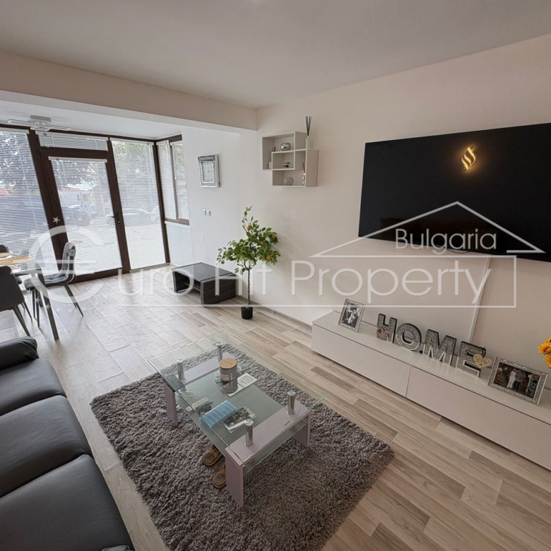 Тристаен обзаведен апартамент в Свети Влас - 0