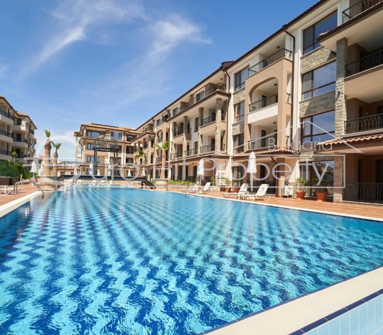 Двустаен напълно обзаведен апартамент в луксозен комплекс на първа линия в кв. Сарафово - 0