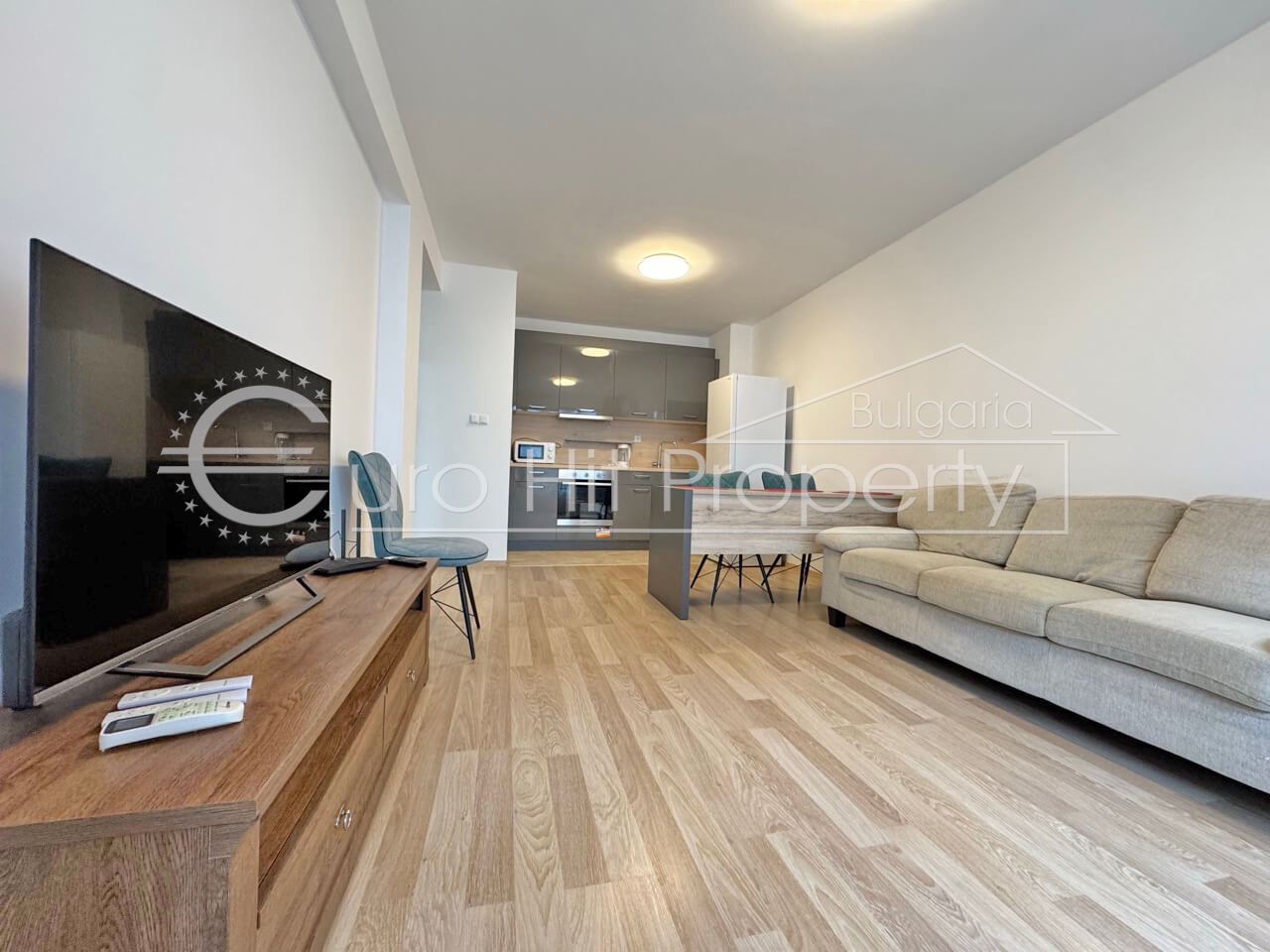 Двустаен обзаведен апартамент в нова жилищна сграда в кв. Сарафово - 0