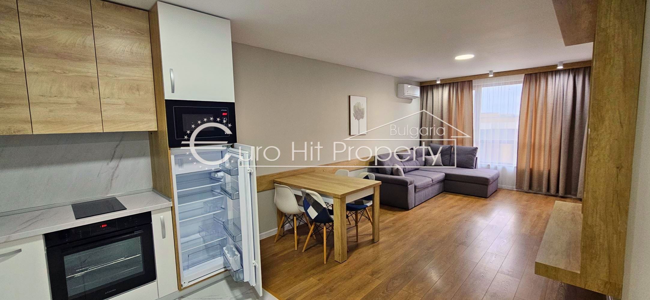 Двустаен обзаведен апартамент в луксозен комплекс на първа линияь в кв. Сарафово - 0