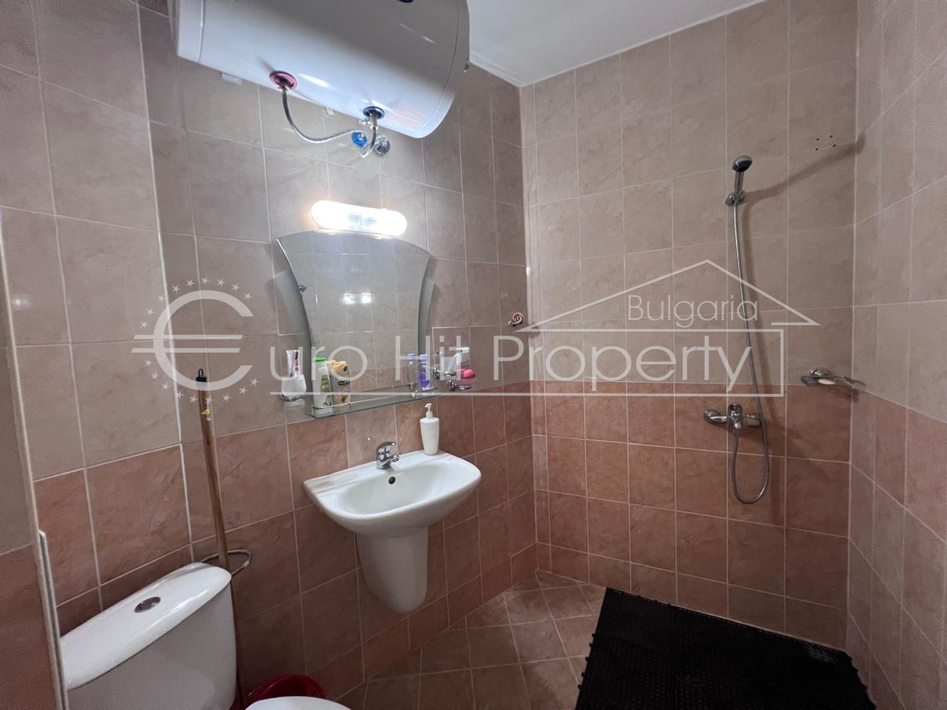 Двустаен обзаведен апартамент в комплекс с басейн в Свети Влас - 0