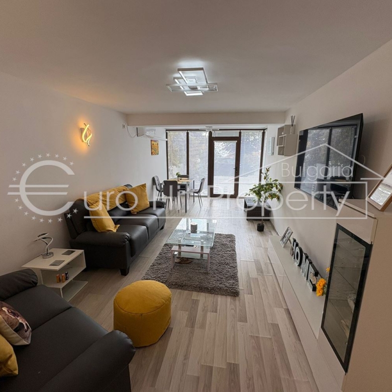 Тристаен обзаведен апартамент в Свети Влас - 0