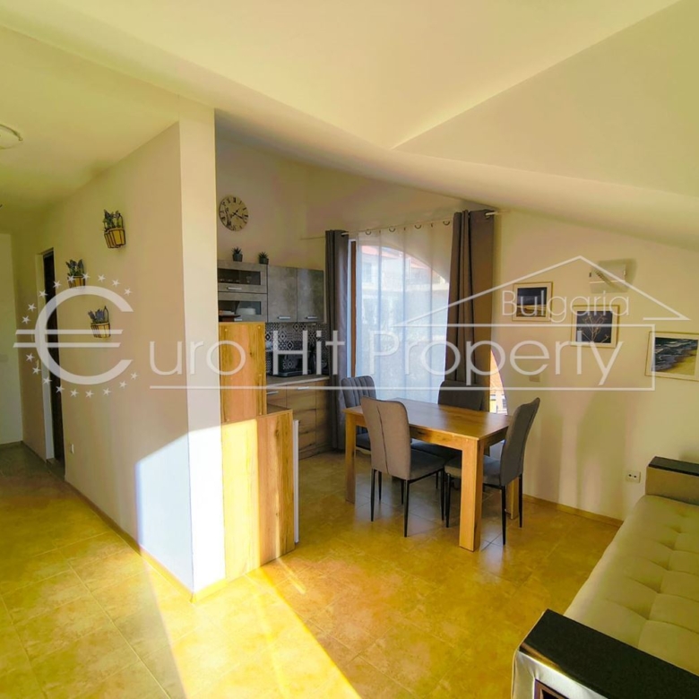 Двустаен обзаведен апартамент в Свети Влас на 100м. от плажа