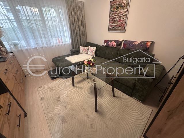 Апартамент с 2 спални в комплекс в Свети Влас - 0