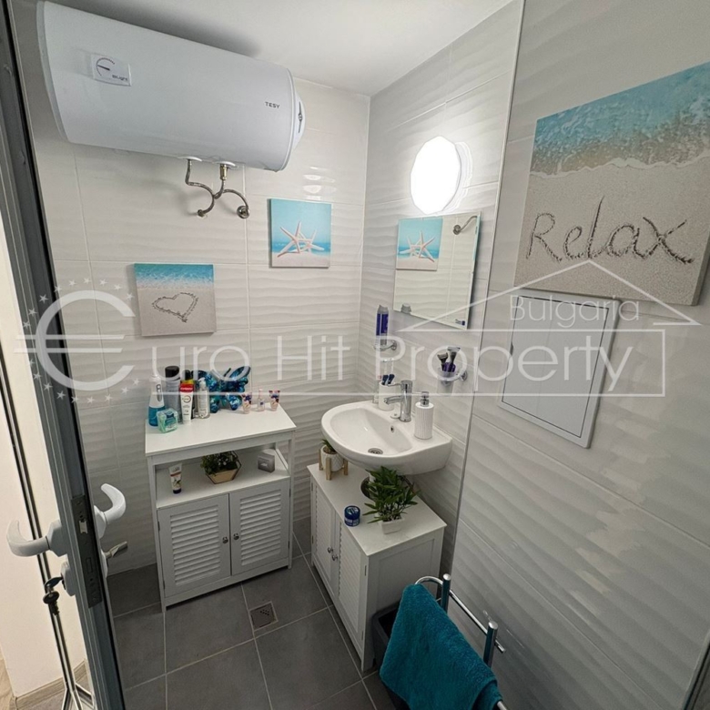 Тристаен обзаведен апартамент в Свети Влас - 0