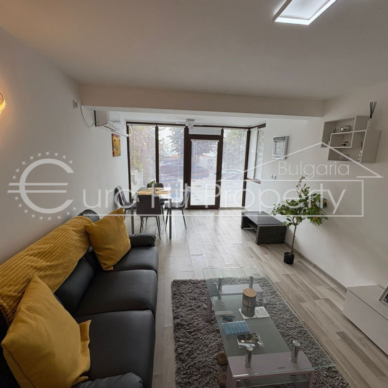 Тристаен обзаведен апартамент в Свети Влас - 0