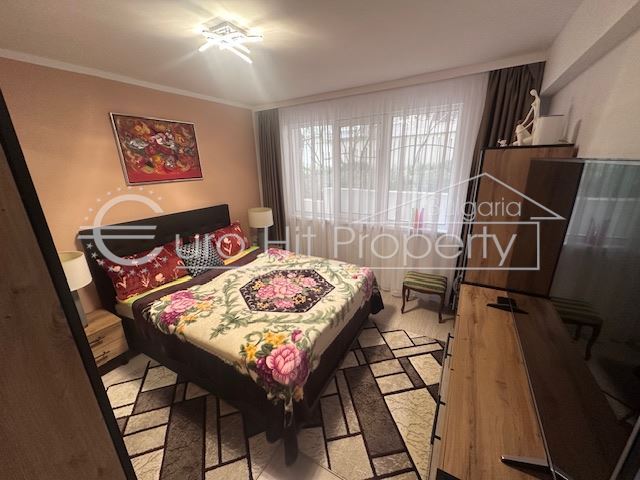 Апартамент с 2 спални в комплекс в Свети Влас - 0